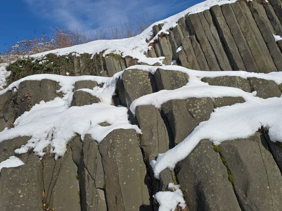 Basalt im Schnee Stolpen